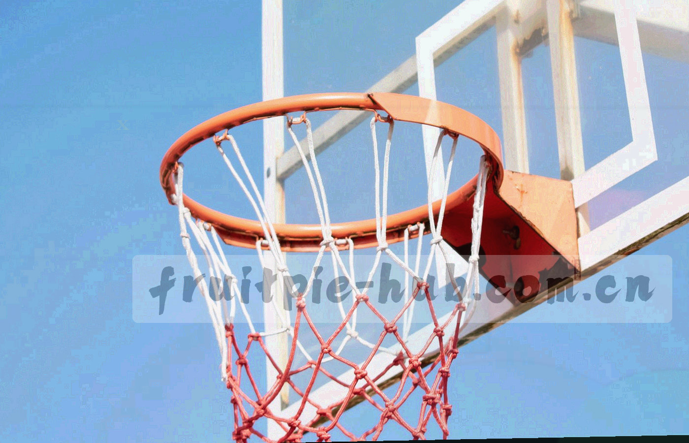 六张不同颜色的编号卡片在浅色背景上错位排列
